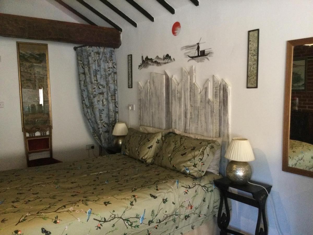 The Garth Guest Suite Studio Cottage Lingfield Exterior foto